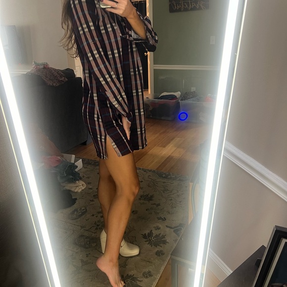 Gorgeous plaid dress with small side slit and tie up neck/collar - Picture 3 of 7